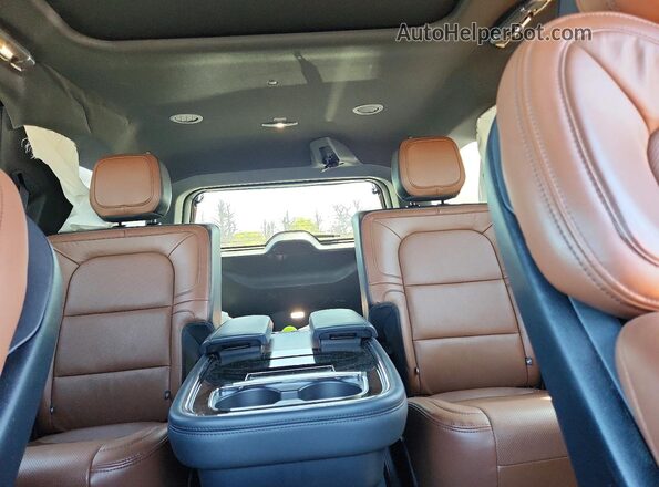 5LMJJ2LG7PEL10433 2023 LINCOLN NAVIGATOR Black Widok tylnych siedzeń