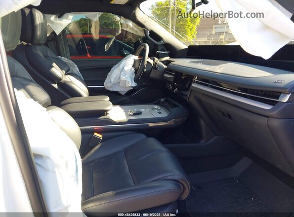 5LMJJ2LGXSEL01265 2025 LINCOLN NAVIGATOR White Front interior view
