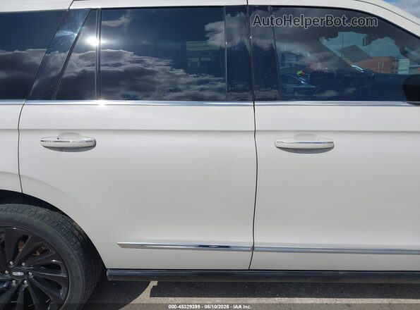 5LMJJ2LT0MEL10153 2021 LINCOLN NAVIGATOR Gray Սալոնի հետևի տեսք