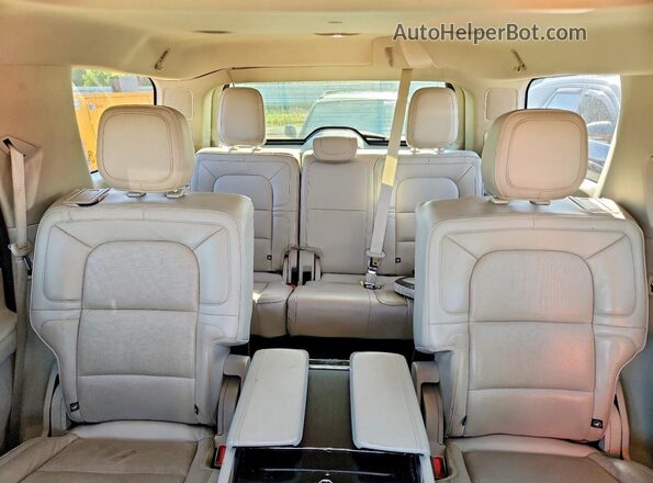 5LMJJ2LT3KEL10595 2019 LINCOLN NAVIGATOR Tan Вид задніх сидінь