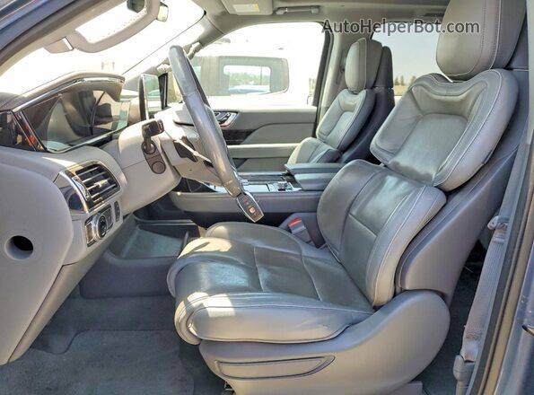5LMJJ2LT6JEL13411 2018 LINCOLN NAVIGATOR Blue Front interior view