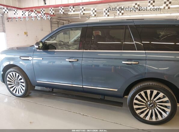 5LMJJ2LT7JEL20187 2018 LINCOLN NAVIGATOR Blue 
