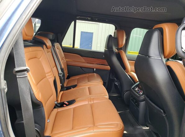 5LMJJ2LT7KEL18280 2019 LINCOLN NAVIGATOR Blue Սալոնի հետևի տեսք