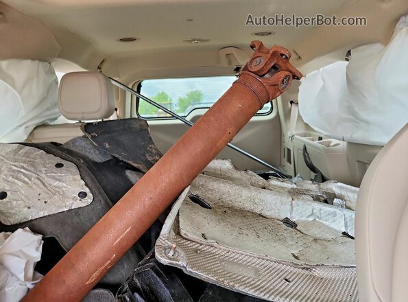 5LMJJ2LT8LEL14398 2020 LINCOLN NAVIGATOR Черный Вид задних сидений