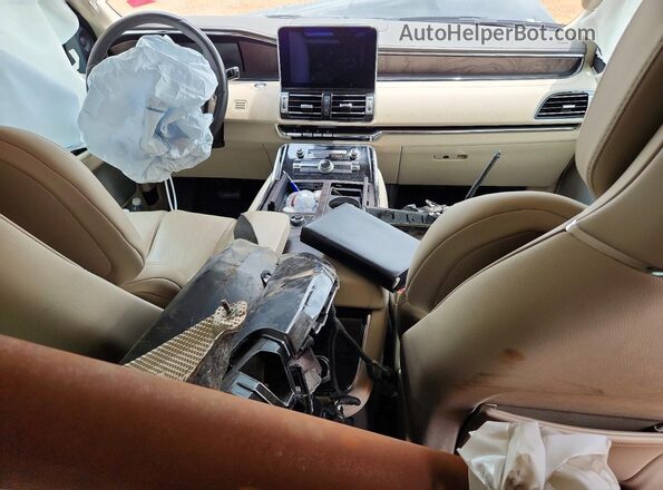 5LMJJ2LT8LEL14398 2020 LINCOLN NAVIGATOR Черный Вид панели приборов