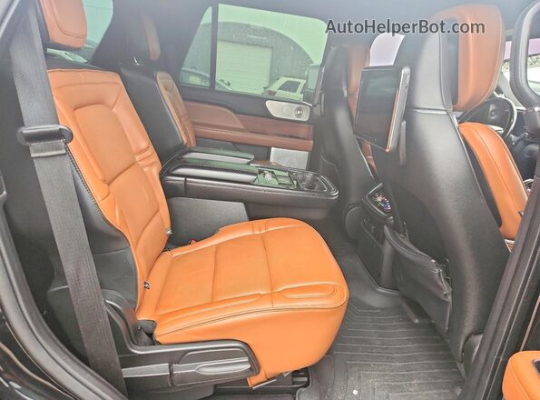 5LMJJ2LT9JEL07330 2018 LINCOLN NAVIGATOR Черный Вид задней части салона