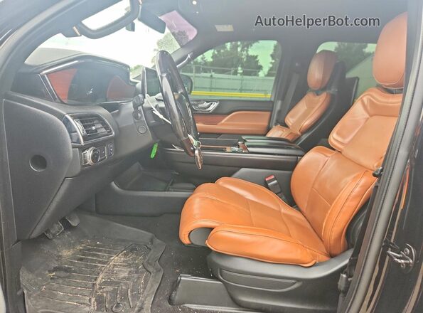 5LMJJ2LT9JEL07330 2018 LINCOLN NAVIGATOR Черный Вид салона спереди