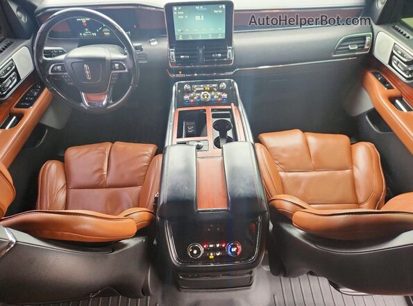 5LMJJ2LT9JEL07330 2018 LINCOLN NAVIGATOR Черный Вид панели приборов