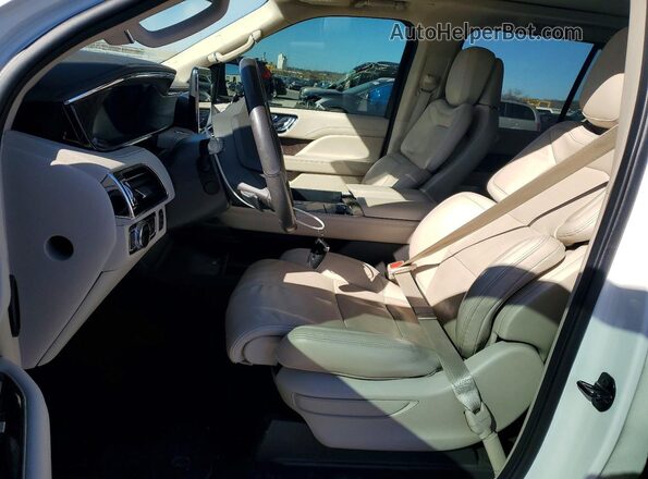 5LMJJ2LT9MEL19515 2021 LINCOLN NAVIGATOR Белый Вид салона спереди