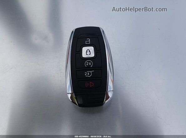 5LMJJ2LTXKEL25398 2019 LINCOLN NAVIGATOR Синий Вид панели приборов