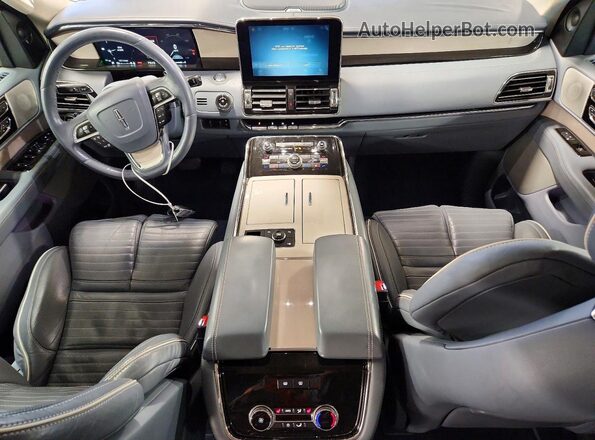 5LMJJ2TT0KEL24907 2019 LINCOLN NAVIGATOR Синий Вид панели приборов