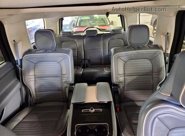 5LMJJ2TT0KEL24907 2019 LINCOLN NAVIGATOR Синий Вид задних сидений