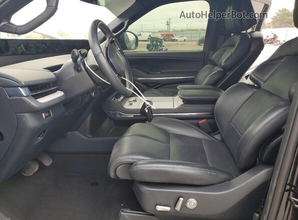 5LMJJ3LG5SEL13099 2025 LINCOLN NAVIGATOR Black Widok wnętrza z przodu