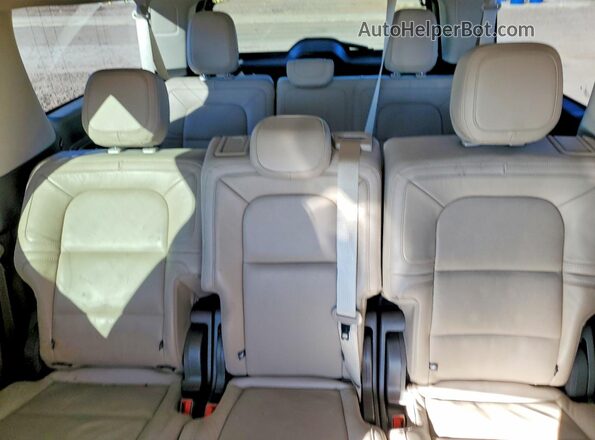 5LMJJ3LG6PEL07349 2023 LINCOLN NAVIGATOR Beige Vista de los asientos traseros