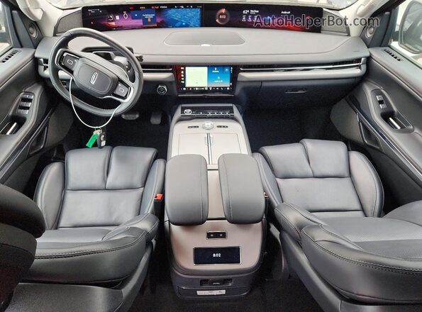 5LMJJ3LG6SEL06176 2025 LINCOLN NAVIGATOR Blue Вид панелі приладів