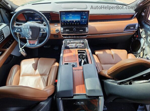 5LMJJ3LG9REL09518 2024 LINCOLN NAVIGATOR Синий Вид панели приборов