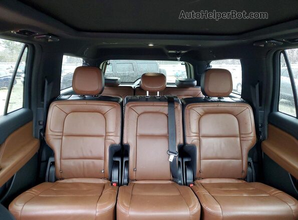 5LMJJ3LT0NEL10869 2022 LINCOLN NAVIGATOR Белый Вид задних сидений