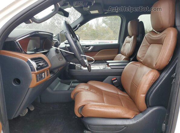 5LMJJ3LT0NEL10869 2022 LINCOLN NAVIGATOR Белый Вид салона спереди