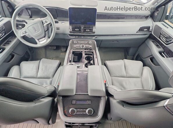 5LMJJ3LT2KEL16510 2019 LINCOLN NAVIGATOR Белый Вид панели приборов