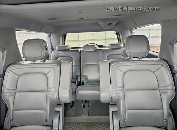 5LMJJ3LT2KEL16510 2019 LINCOLN NAVIGATOR Белый Вид задних сидений