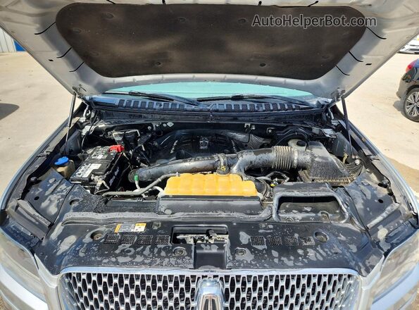 5LMJJ3LT4JEL08200 2018 LINCOLN NAVIGATOR Silver Vista del compartimento del motor