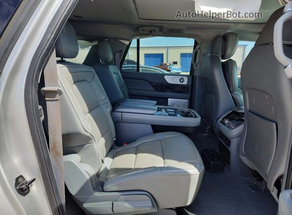 5LMJJ3LT4JEL08200 2018 LINCOLN NAVIGATOR Silver Vista interior trasera