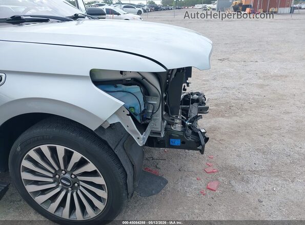 5LMJJ3LT7LEL01955 2020 LINCOLN NAVIGATOR Silver წინა ხედი