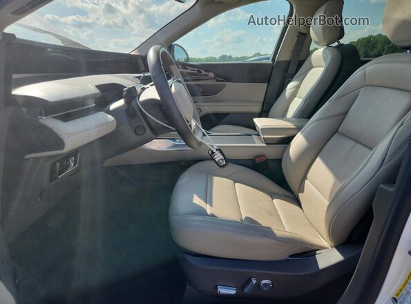 5LMPJ8J40SJ906456 2025 LINCOLN NAUTILUS White Սալոնի դիմացի տեսք