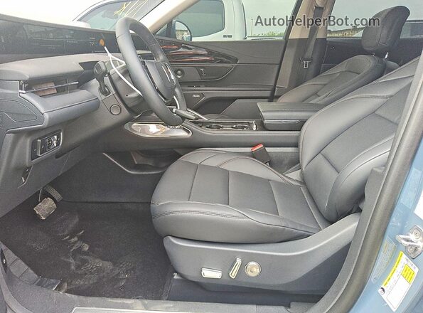 5LMPJ8JA8TJ035698 2026 LINCOLN NAUTILUS Blue Սալոնի դիմացի տեսք