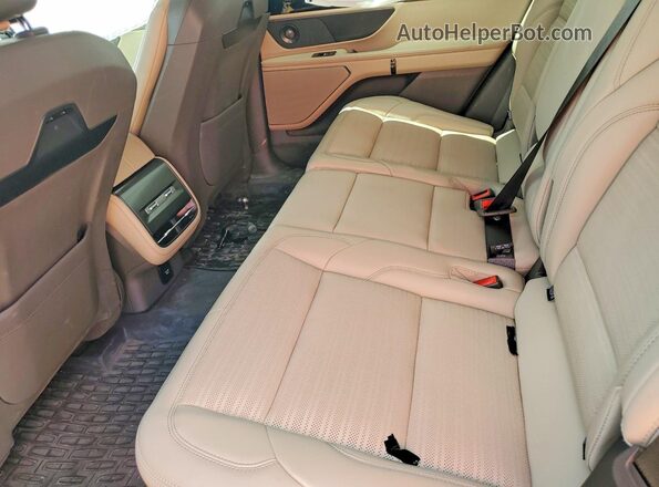 5LMPJ8K44RJ829065 2024 LINCOLN NAUTILUS White 
