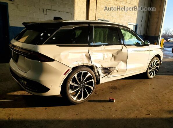 5LMPJ9JA3RJ854875 2024 LINCOLN NAUTILUS White Rear right