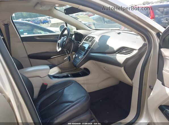 5LMTJ3DH4HUL35593 2017 LINCOLN MKC Beige Widok wnętrza z przodu