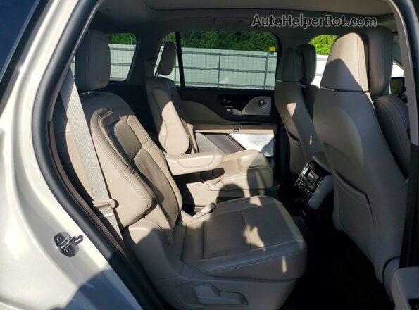 5LMYJ8XY0NNL02188 2022 LINCOLN AVIATOR White უკანა სალონის ხედი