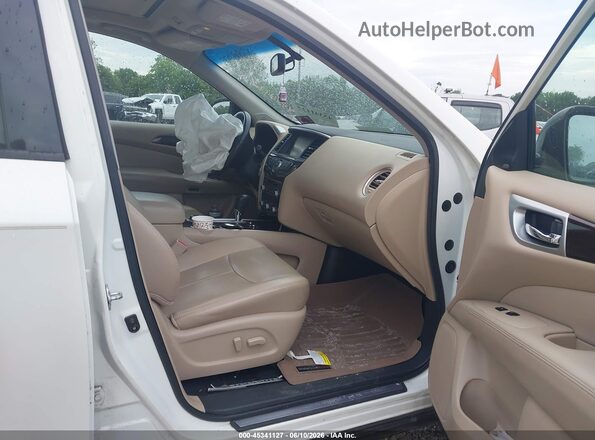 5N1AR2MM3GC647399 2016 NISSAN PATHFINDER White Front interior view