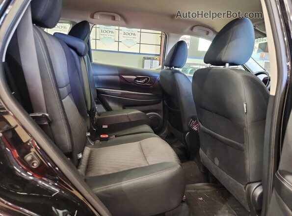 5N1AT2MM1HC741994 2017 NISSAN ROGUE Black Вид задньої частини салону