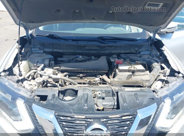 5N1AT2MM1HC757273 2017 NISSAN ROGUE Серебряный Вид сзади