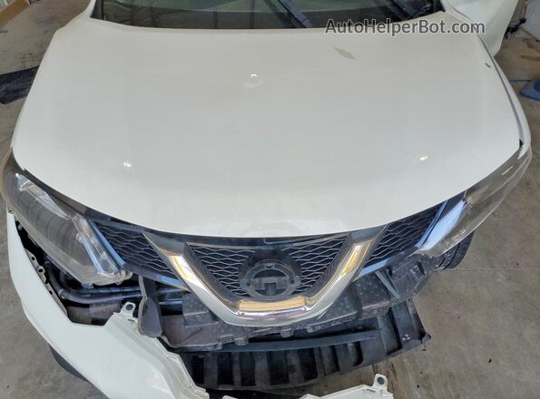 5N1AT2MM2GC799885 2016 NISSAN ROGUE White Rear interior view