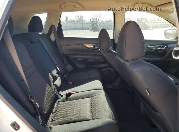 5N1AT2MT0HC847103 2017 NISSAN ROGUE White Rear interior view
