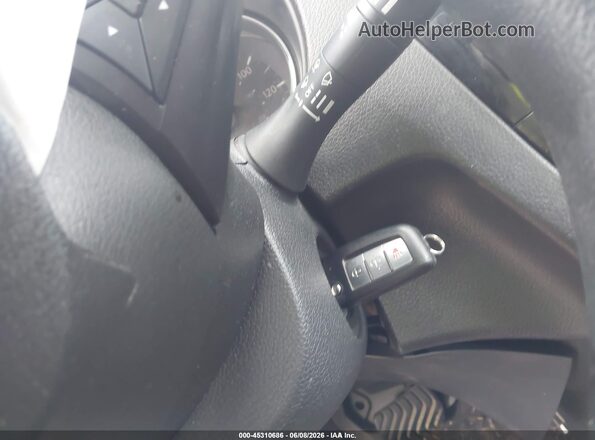 5N1AT2MT0HC860773 2017 NISSAN ROGUE White Առջևի վահանակի տեսք