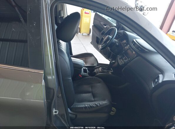 5N1AT2MT0JC734659 2018 NISSAN ROGUE Серебряный Вид салона спереди