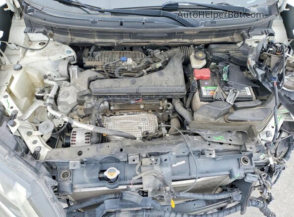 5N1AT2MT1HC755630 2017 NISSAN ROGUE White Engine compartment view
