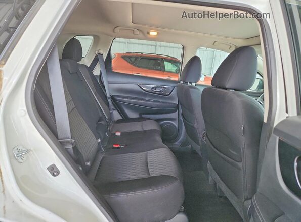 5N1AT2MT1HC756079 2017 NISSAN ROGUE White Հետևի նստատեղերի տեսք