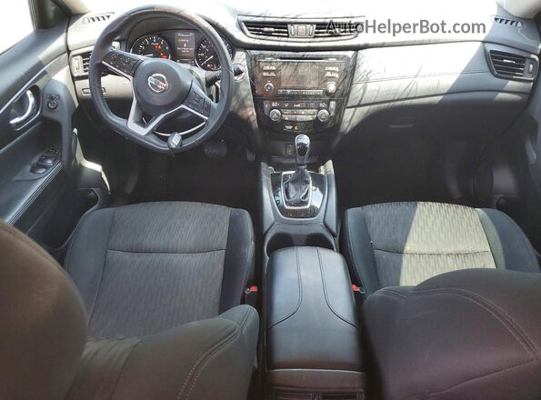 5N1AT2MT1HC768197 2017 NISSAN ROGUE Black Dashboard view