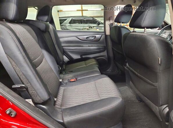 5N1AT2MT1JC736243 2018 NISSAN ROGUE Red Սալոնի հետևի տեսք