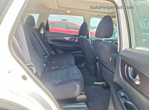5N1AT2MT2GC809063 2016 NISSAN ROGUE White Vista interior trasera