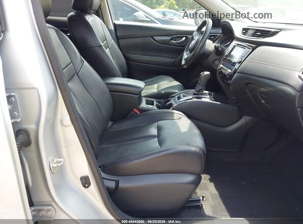 5N1AT2MT2JC741483 2018 NISSAN ROGUE Silver Սալոնի դիմացի տեսք