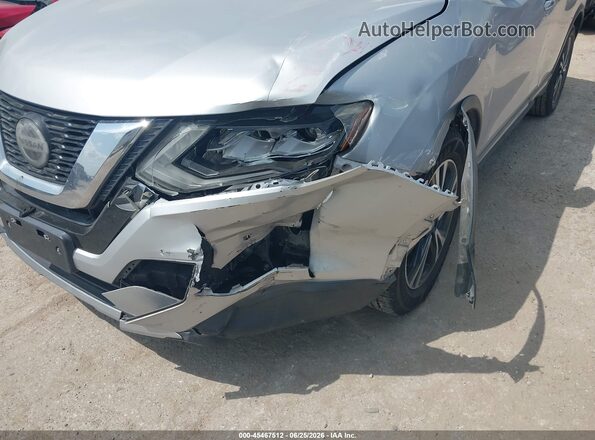 5N1AT2MT2JC809538 2018 NISSAN ROGUE Silver Вид спереду