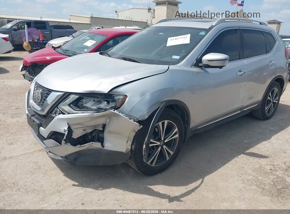 5N1AT2MT2JC809538 2018 NISSAN ROGUE Silver Передня ліва чверть