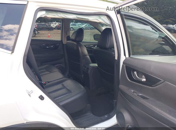 5N1AT2MT3HC813950 2017 NISSAN ROGUE White VIN კოდის სტიკერის ხედი