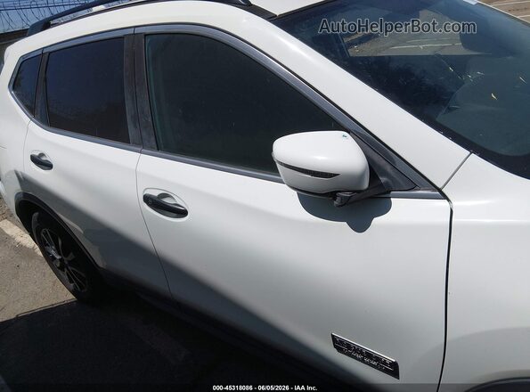 5N1AT2MT4HC754911 2017 NISSAN ROGUE Белый 